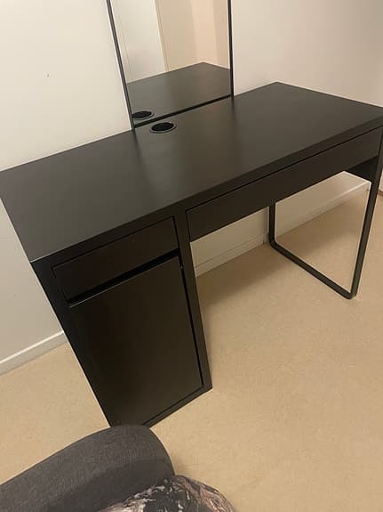 IKEA MICKE skrivbord i fint skick