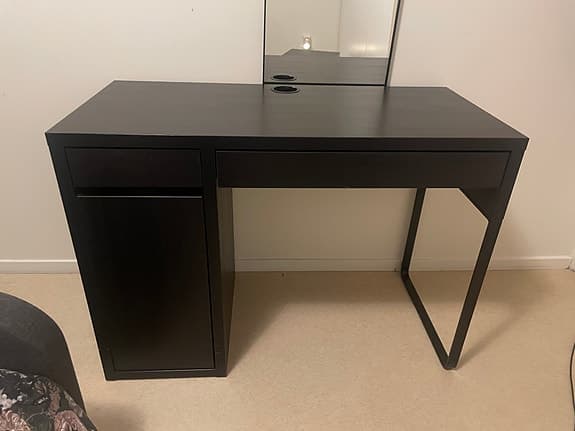 IKEA MICKE skrivbord i fint skick