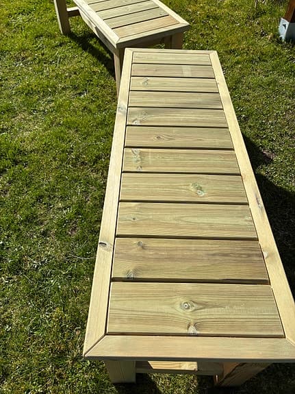 Träbänk utomhus för trädgård/altan