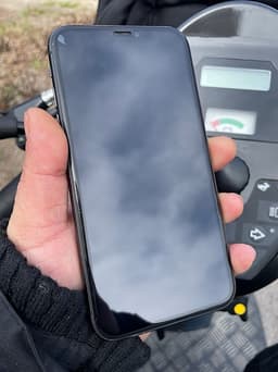 iPhone 11 komplett med alla tillbehör