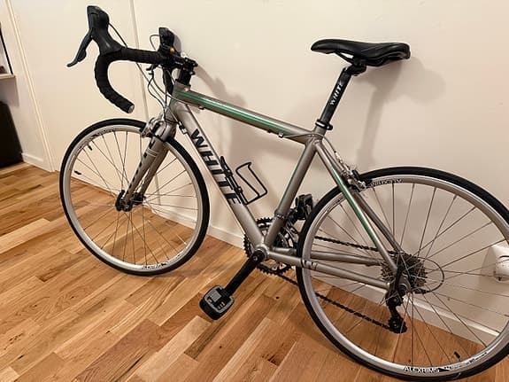 White RR 240 Lite racer