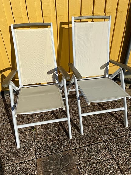 Hopfällbara positionsstolar i beige för uteplats