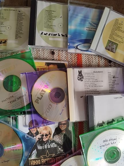 Samling musik-CD-skivor blandade artister