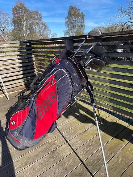 Cobra Gravity Back golfklubbor med Ogio golfbag