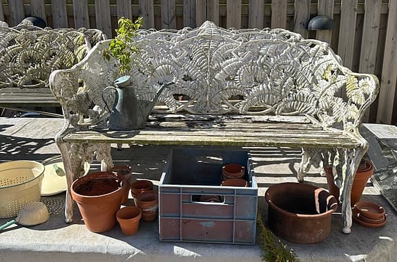 Trädgårdsbänk gjutjärn vit Byarum ormbunke