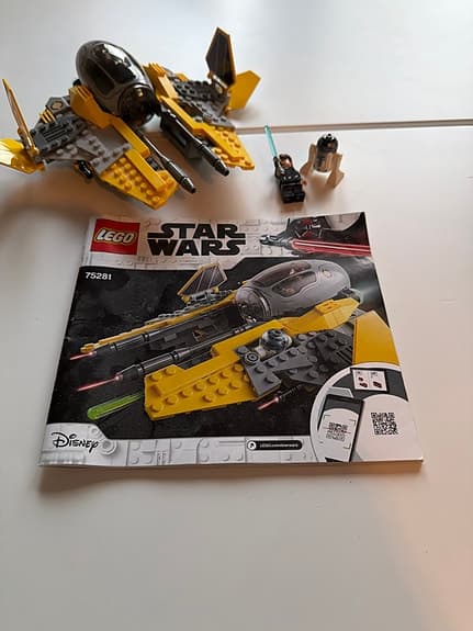 LEGO Star Wars 75281 Anakin’s Jedi Interceptor rymdskepp
