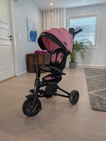 QPlay trehjuling med skjutstång rosa/svart