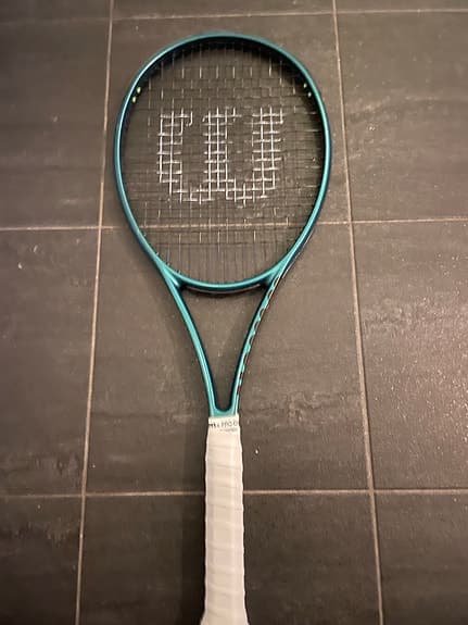 Tennisrack Wilson Blade v9 16/19, grepp 3, 305g