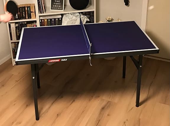 Mindre bordtennisbord hopfällbart