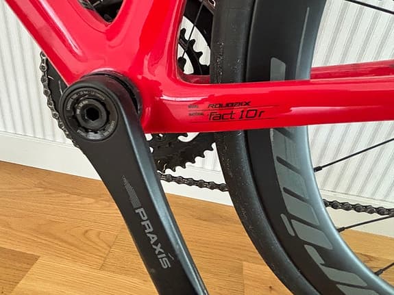 Specialized Roubaix – kolfiber – skivbromsar – uppgraderade hjul