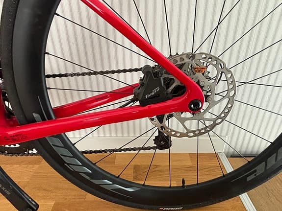 Specialized Roubaix – kolfiber – skivbromsar – uppgraderade hjul