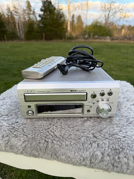 Denon mini stereoanläggning med radio och DVD