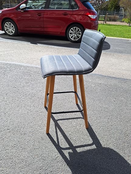 Mio barstol grå med träben