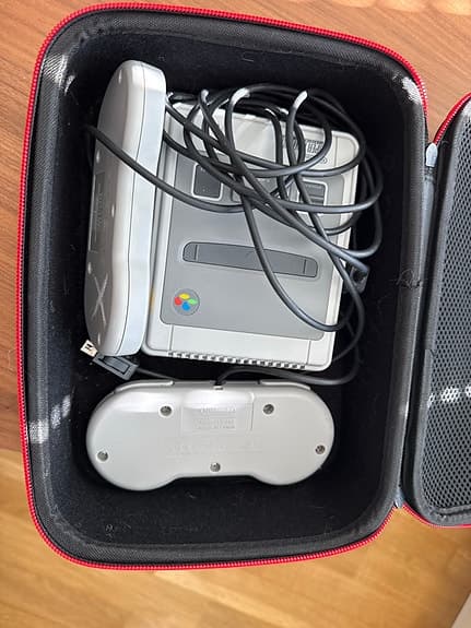 Nintendo Super Nintendo spelkonsol med handkontroller