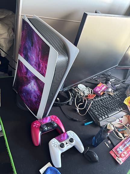 Sony Playstation 5 konsol med två DualSense-handkontroller