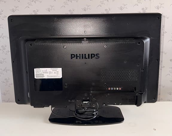 Vit Tv-bänk + 32 Tum Philips 1080p Full HD TV