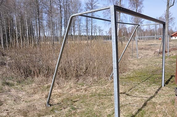 2 Fotbollsmål, tål en direktträff