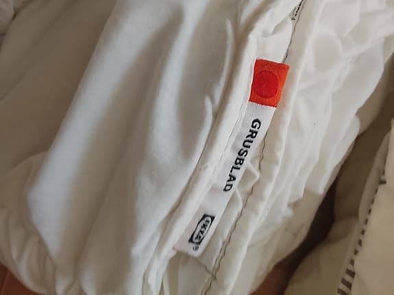 IKEA GRUSBLAD täcke  och sängkläder