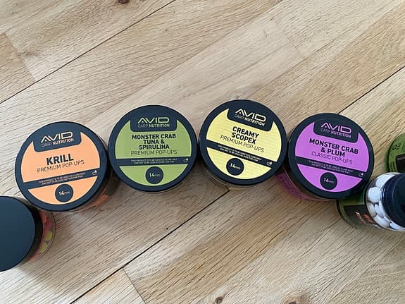 Avid pop ups och beten för karpfiske, flera sorter
