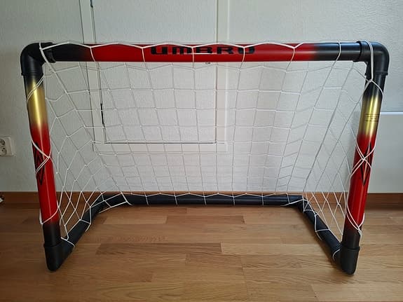 Umbro innebandymål rött/svart