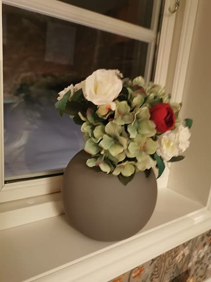 Cooee ball vase grey