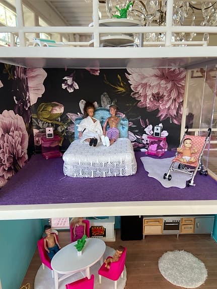 Lundby dockhus med möbler och pool