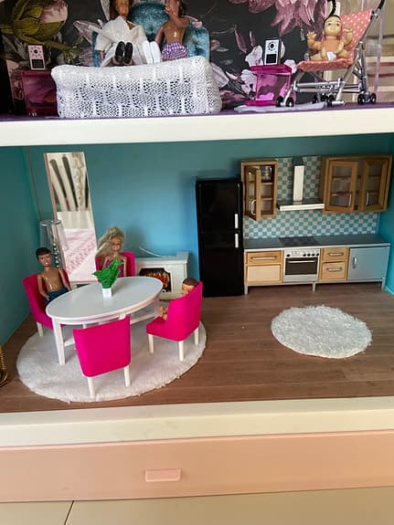 Lundby dockhus med möbler och pool