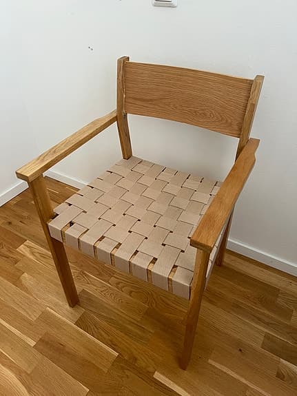 Matstol / stol med ram i massiv ek & vävd sittdel