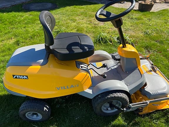 Åkgräsklippare Stiga Villa 12