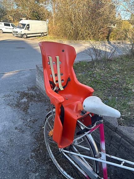 DAMCYKEL, Monark.