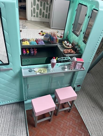 Our generation glassbil / food truck med tillbehör