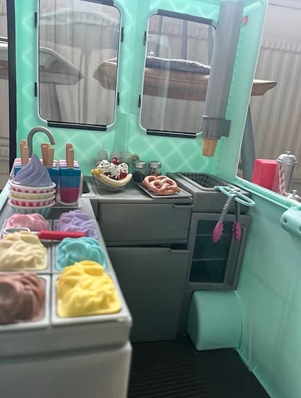 Our generation glassbil / food truck med tillbehör