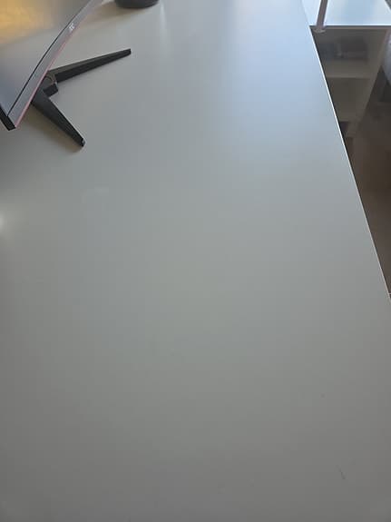 höj och sänkbart elektriskt skrivbord från ikea