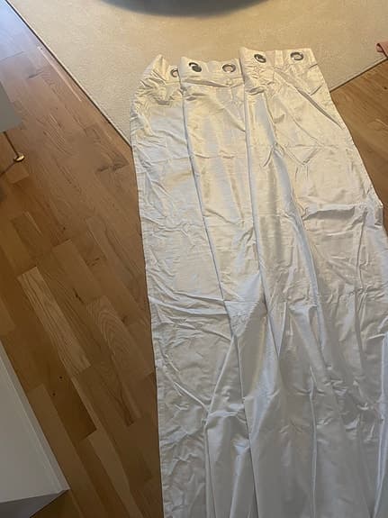Ellos vit gardin med öljetter