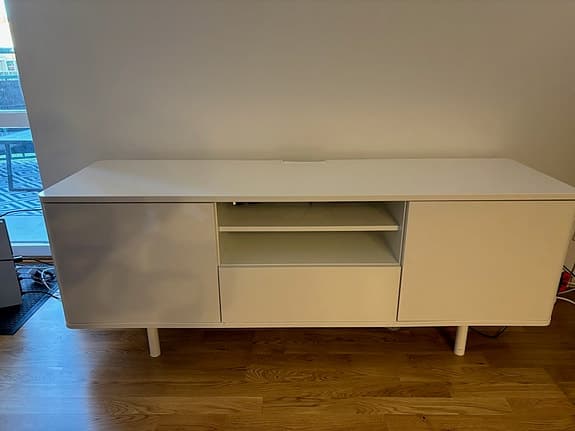 TV-bänk / Tv möbel från Ikea