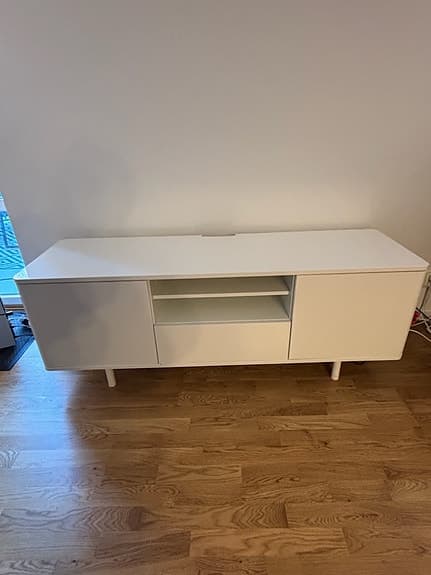 TV-bänk / Tv möbel från Ikea