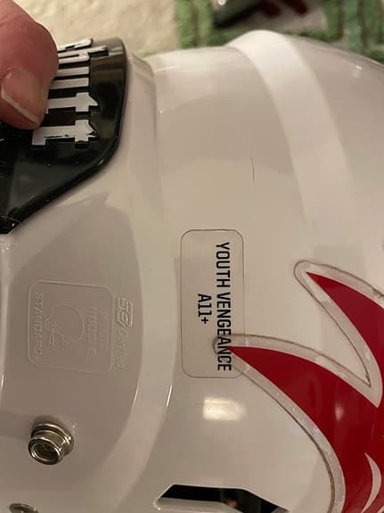 Amerikansk fotbollshjälm Schutt Youth Vengeance A11+ L vit/röd