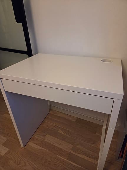 Skrivbord för barnrummet