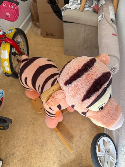 Gungdjur tiger i plysch för barn