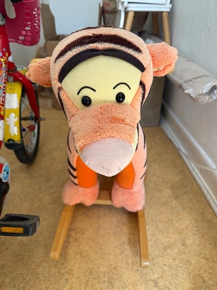 Gungdjur tiger i plysch för barn