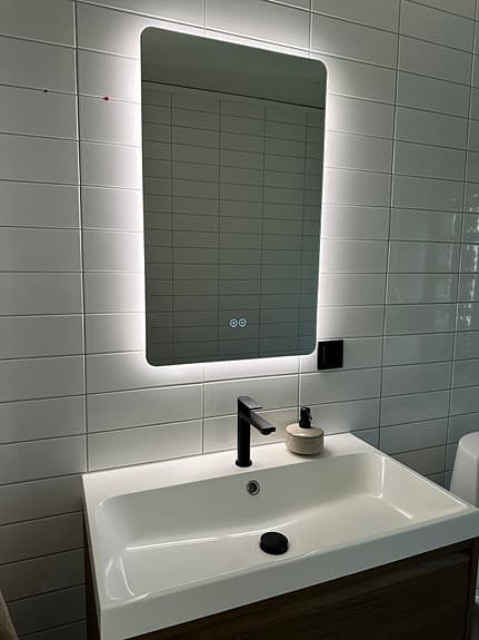 NY Badrumsspegel med LED‑ljus och värme 50x80 cm