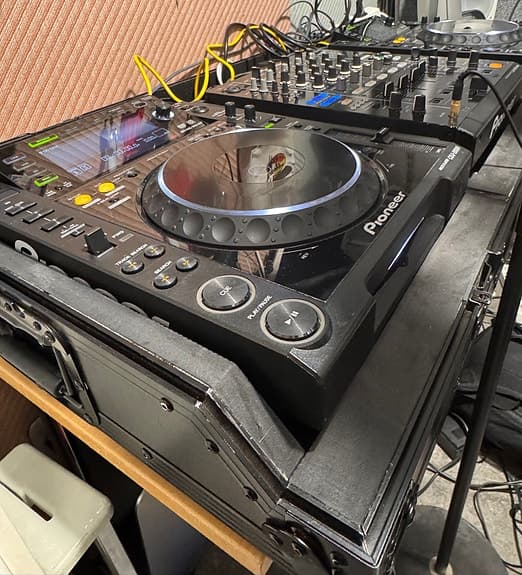 Pioneer DJM-900 Nexus mixer + 2x CDJ-2000 multiplayer + original flightcase