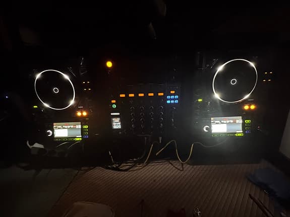 Pioneer DJM-900 Nexus mixer + 2x CDJ-2000 multiplayer + original flightcase