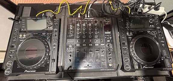Pioneer DJM-900 Nexus mixer + 2x CDJ-2000 multiplayer + original flightcase