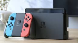 Nintendo Switch OLED - 2 mån gammal inkl 1 spel
