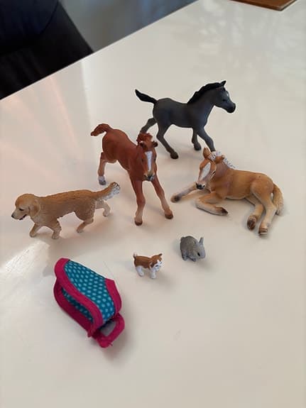 Schleich hästar och djur med tillbehör