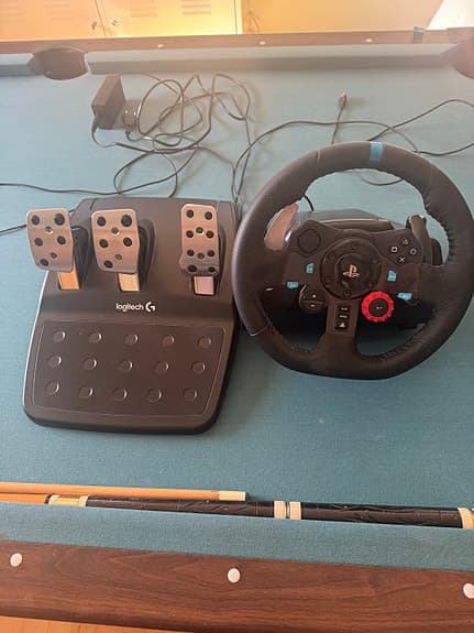 Logitech G29 ratt och pedaler