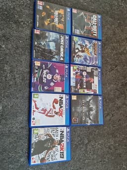 Sony Playstation 4 konsol med flera spel och hdmikabel