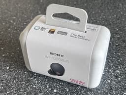 Sony WF‑1000XM5 – som nya med warranti och en månads användning