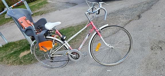 Damcykel med barnstol